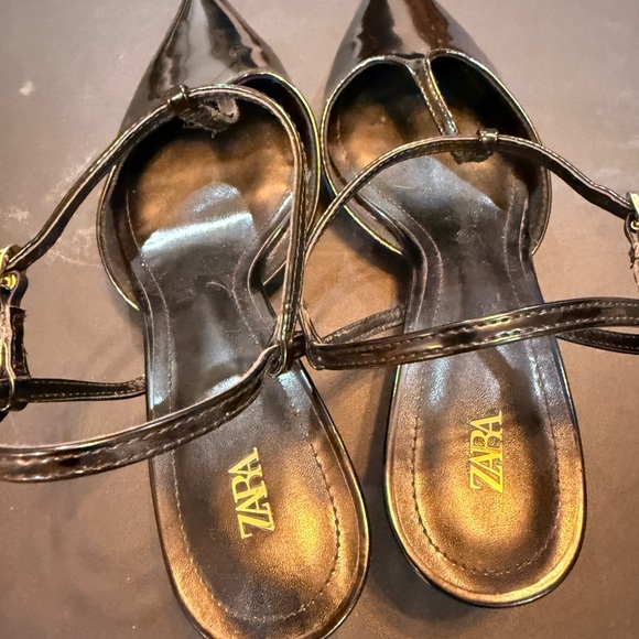 Zara Black Patent Leather Heels - Picture 3 of 4